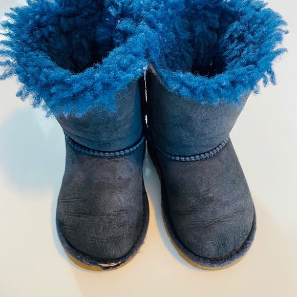 UGG Boots Girls - Picture 3 of 3